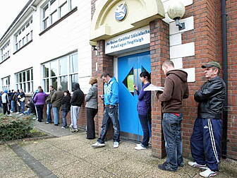 Unemployed are better off at w...